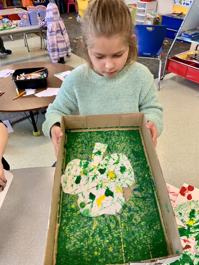 MrsC_Ramirez's tweet photo. Marble Painting in Room 10! #LFLeads https://t.co/6w3R0xEdeQ