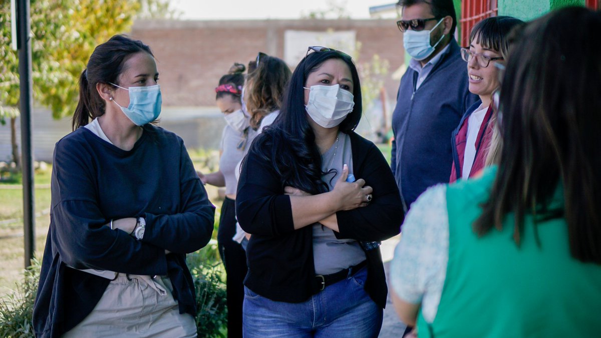 sofiasanucci's tweet photo. Visitamos a 2 asociaciones civiles sin fines de lucro que trabajan con personas con discapacidad en #JunínDeLosAndes 👇
➡️ #Amulen brinda contención social y laboral a jóvenes y adultos
➡️ #Pehuenia ofrece asistencia a través de la equinoterapia 🙌 https://t.co/vlP5iLv1V0