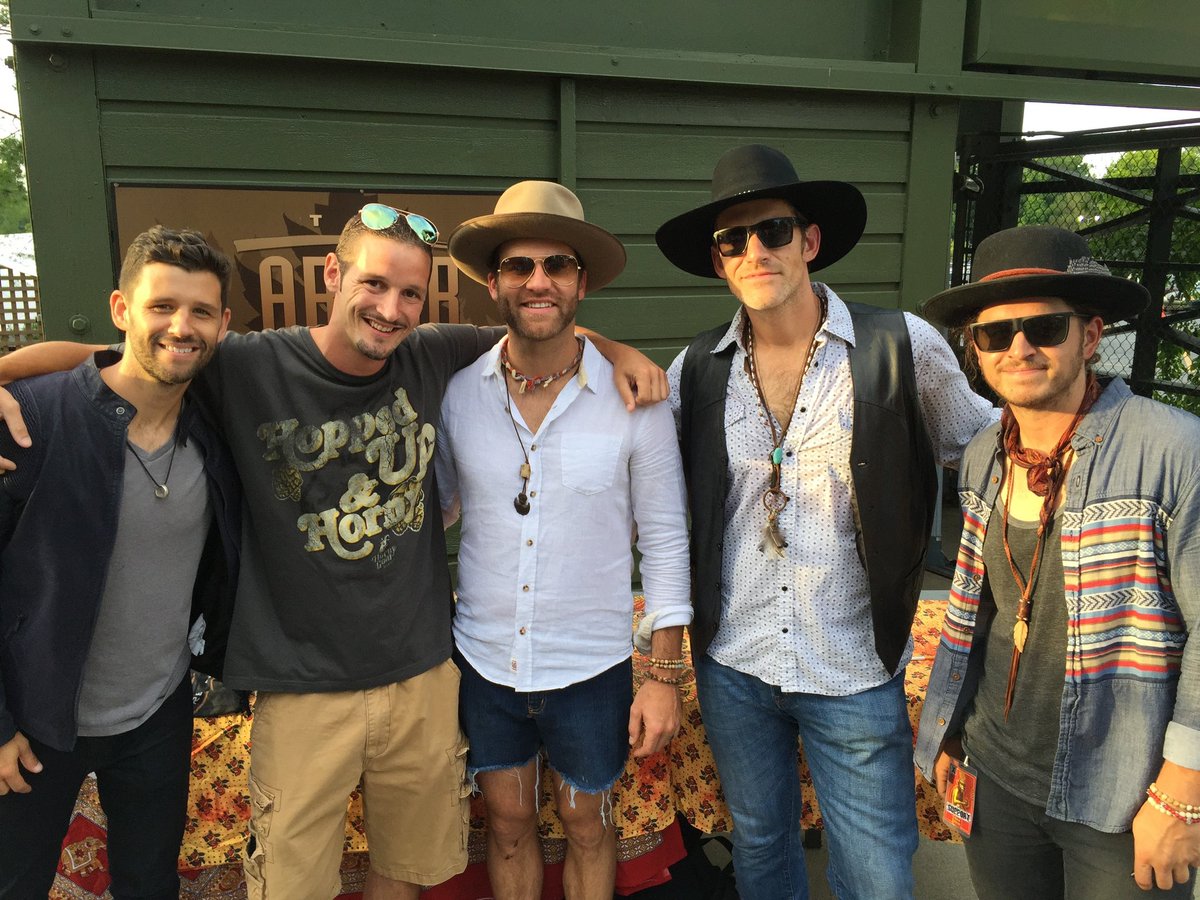 GoatPromotes (@thegoatest81) on Twitter photo #FlashbackFriday to the first time meeting the badass known as <a href="/DrakeWhite/">Drake White</a> the new album #TheOptymistic just dropped today go get it y’all. #FlashbackFriday to the first time meeting the badass known as <a href="/DrakeWhite/">Drake White</a> the new album #TheOptymistic just dropped today go get it y’all.