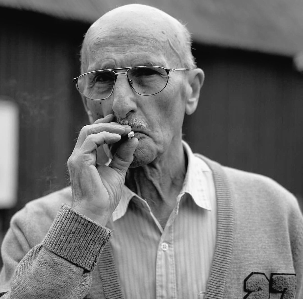 Teeqo's tweet photo. A few days ago my grandpa passed away. I’m having a really hard time understanding I’ll never see him again. It’s a brutal feeling. I just can’t quite grasp it. I was just with him last week, drinking coffee, hanging out like we used to.

I’m going to miss you a lot, grandpa 💙 https://t.co/f4hzPxTkH0