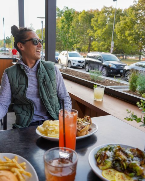 Calling all brunch lovers! This weekend, we’re headed to The Patio at Sloan's. Just a quick walk from Lakehouse, this beloved gastropub serves up fresh and local fare on a heated outdoor patio. Be sure to bring your favorite four-legged diner along! 📷: @willie_hunt13