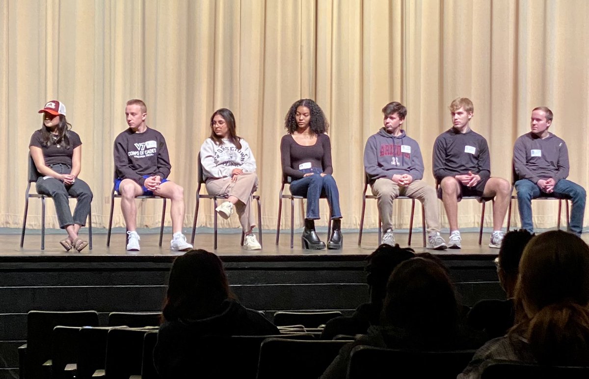 Happy to have ⁦<a href="/fhseaglesnest/">Freedom High School</a>⁩ graduates sitting in on the Returning Grad College Panel. Thanks for sharing their college wisdom to our HS Juniors &amp; Seniors! #CollegeLife 

Main take-away: Balance your time and Balance your Dining Dollar$!!