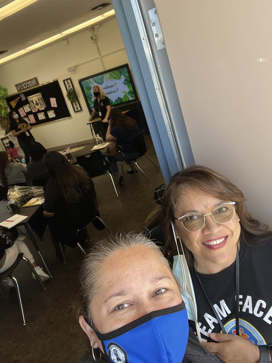 LauraPradoDuran's tweet photo. Area 1 Curran Middle School 💛🖤Parent Center Grand Reopening Supporting our FACE #Area1 #TeamBCSD #TeamCURRAN #Area1 #reopening #parents #teamworkmakesthedreamwork #supporting 💛🖤💛🖤💛🖤 https://t.co/890cyNWxPf