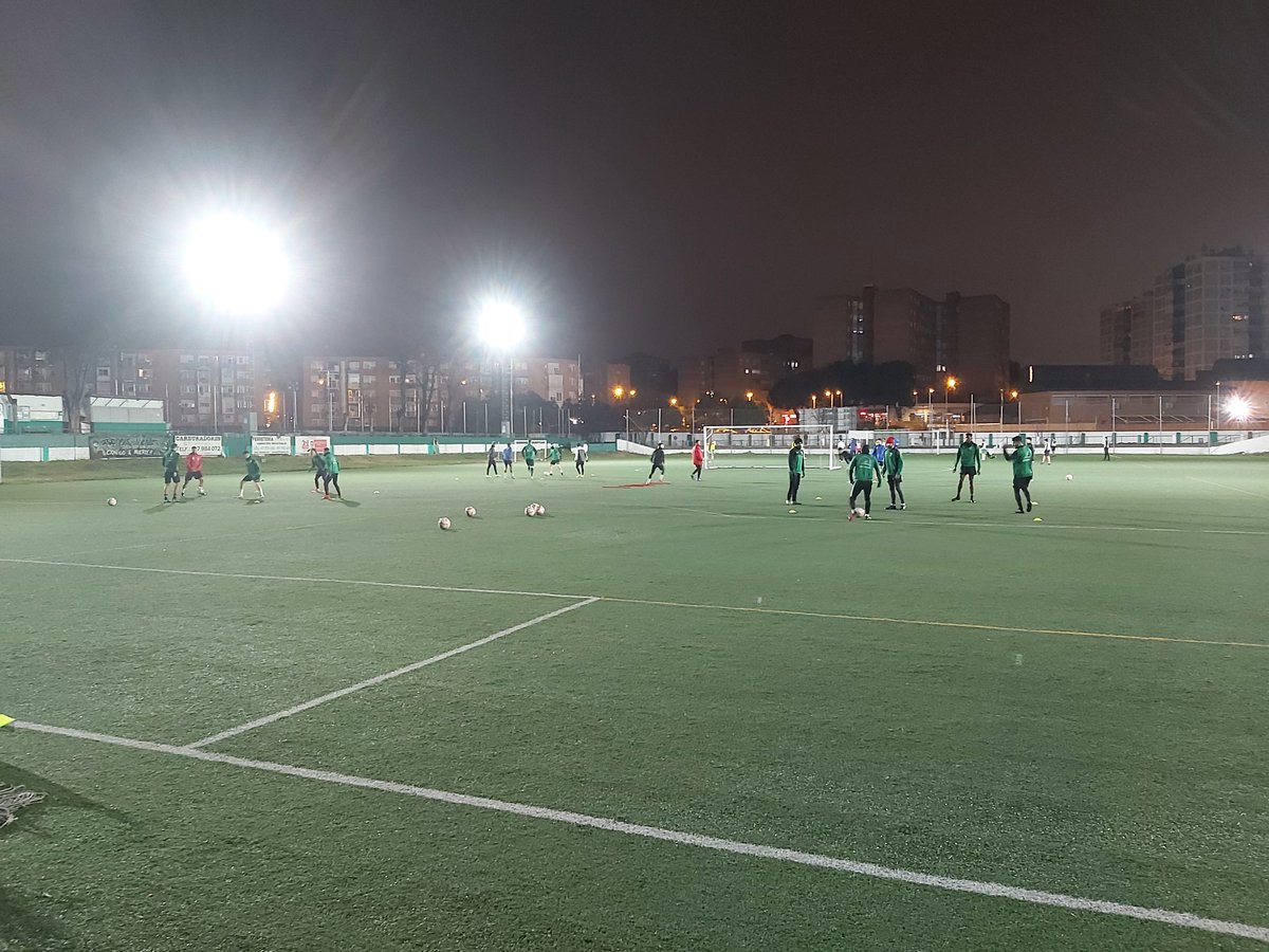 ⚽️Último entrenamiento de la semana antes de afrontar el partido del domingo frente a <a href="/CDURSARIA/">C.D. Ursaria</a>.
 
💪El equipo luchará en Cobeña por conseguir los tres puntos.

#VamosBotti #CorazonVerde #ContigoAMuerte