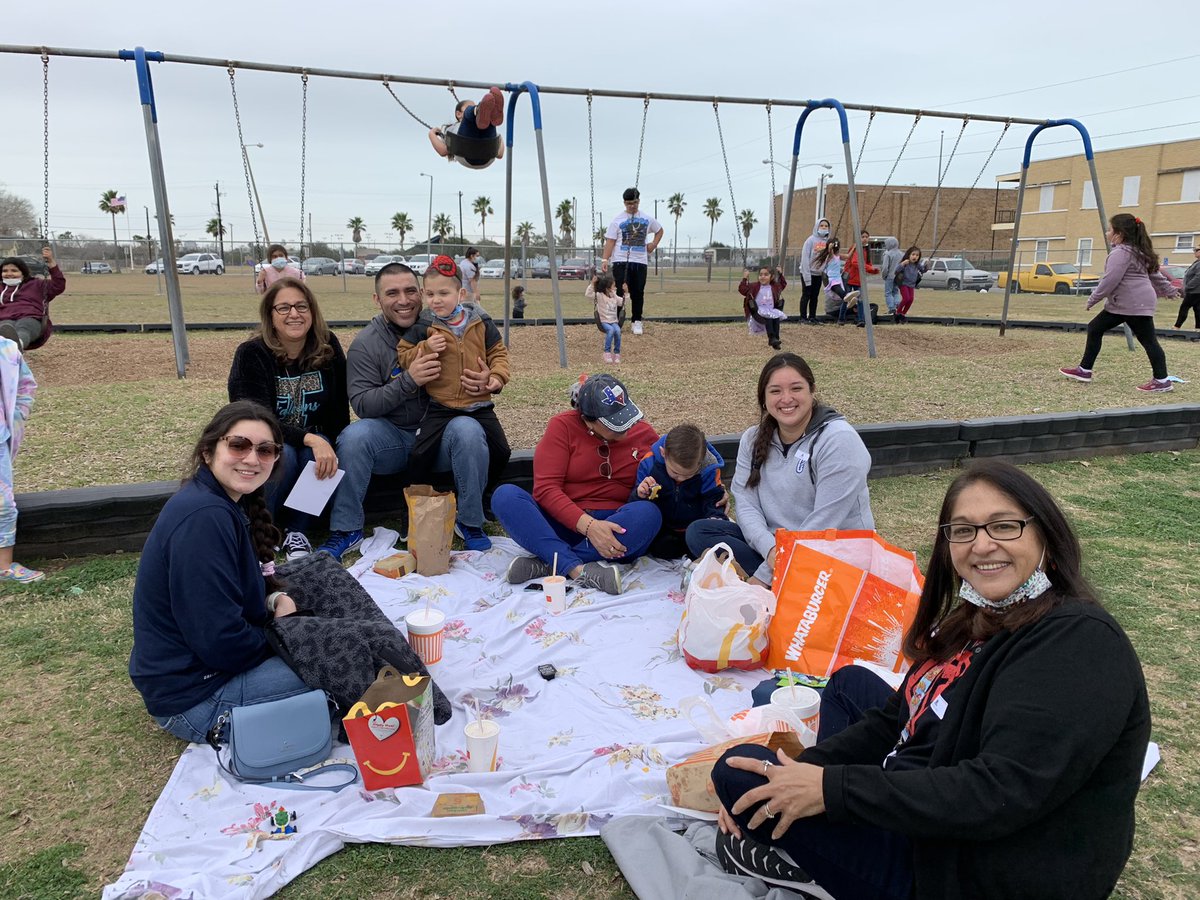 Travis Elementary tweet media