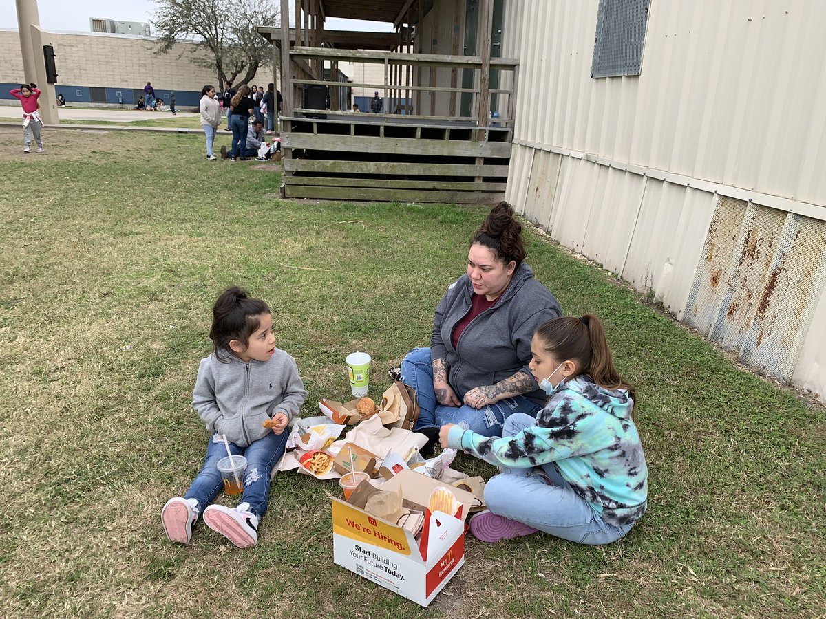 Travis Elementary tweet media