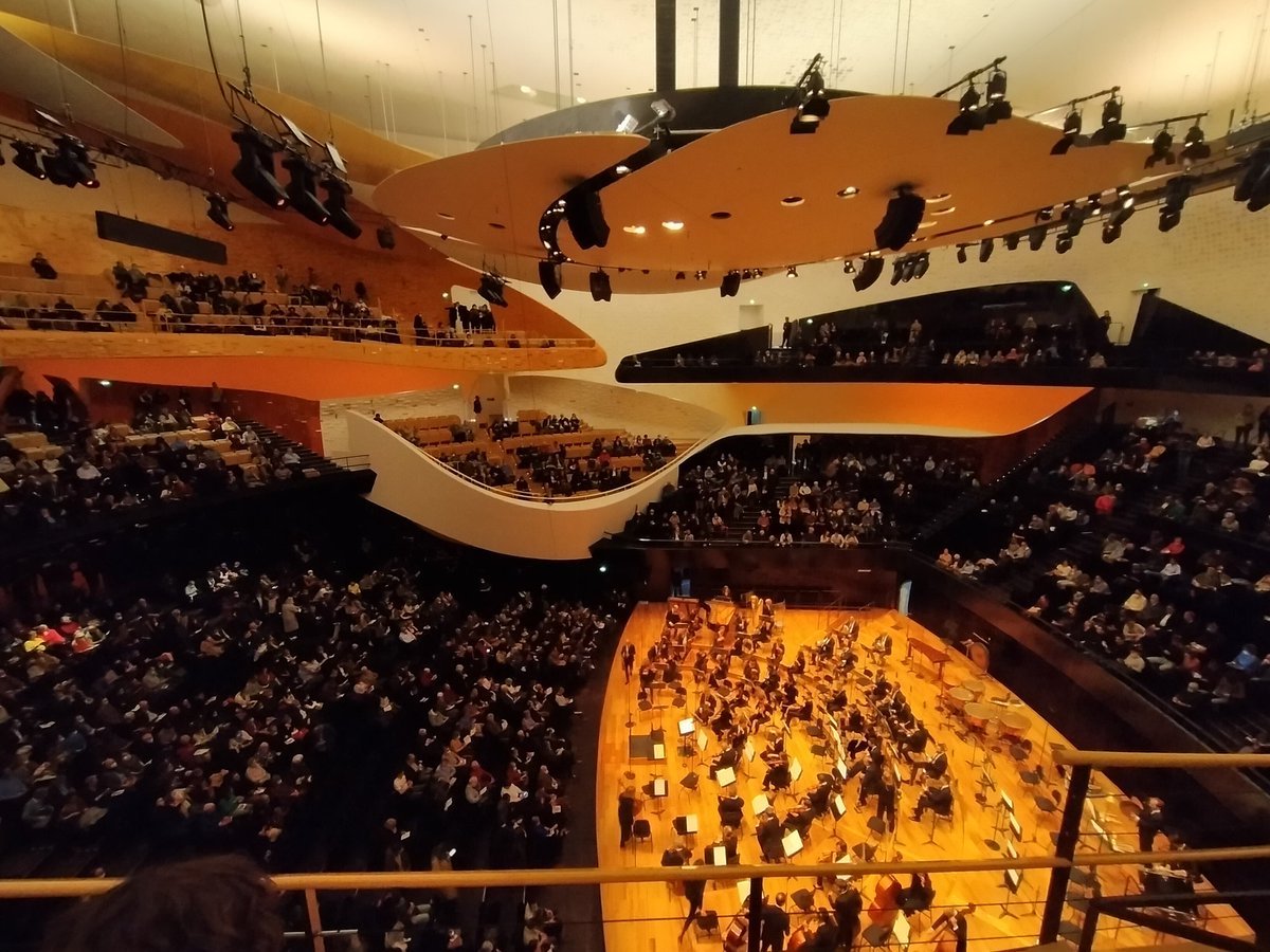 JSully2154's tweet photo. Ce soir, c'est concert classique avec l'@nationaldefce de la @Maisondelaradio, à la @philharmonie, pour notamment le fantastique #Oiseaudefeu de #Stravinsky. A écouter en direct et en podcast sur @francemusique . https://t.co/F3hTDl3ouB