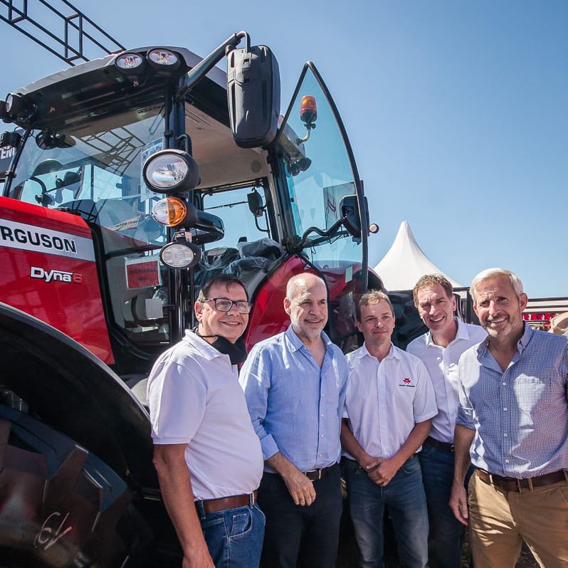 frigeriorogelio's tweet photo. Junto a @horaciorlarreta, @diegosantilli, @rlopezmurphy y @manupassaglia, en @Expoagrocom. El desarrollo y la innovación son fundamentales para que salgamos adelante. Tenemos que trabajar junto a los que producen, generan empleo, invierten y apuestan al crecimiento del país🇦🇷 https://t.co/Jqyu4Ammaj