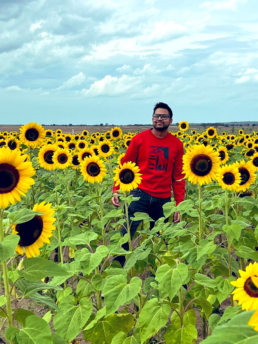 AshClashYT's tweet image. Wherever life plants you, bloom with grace 😇🌻