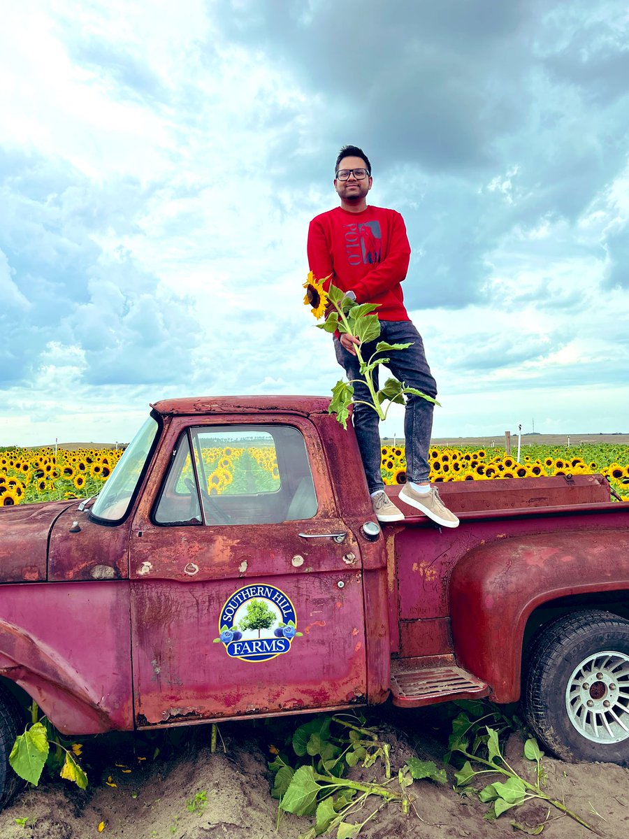 AshClashYT's tweet image. Wherever life plants you, bloom with grace 😇🌻