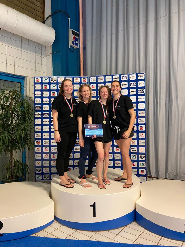 CNBrest's tweet photo. Championnat de France 🇫🇷 Maîtres, Angers (25 m) : 1ere au 4 x 50 4N catg R1 - AUGIER veronique, AUGIER Alix, HOUSSARD Gwladys et BOUVIER Loiza https://t.co/osCEAAHl75