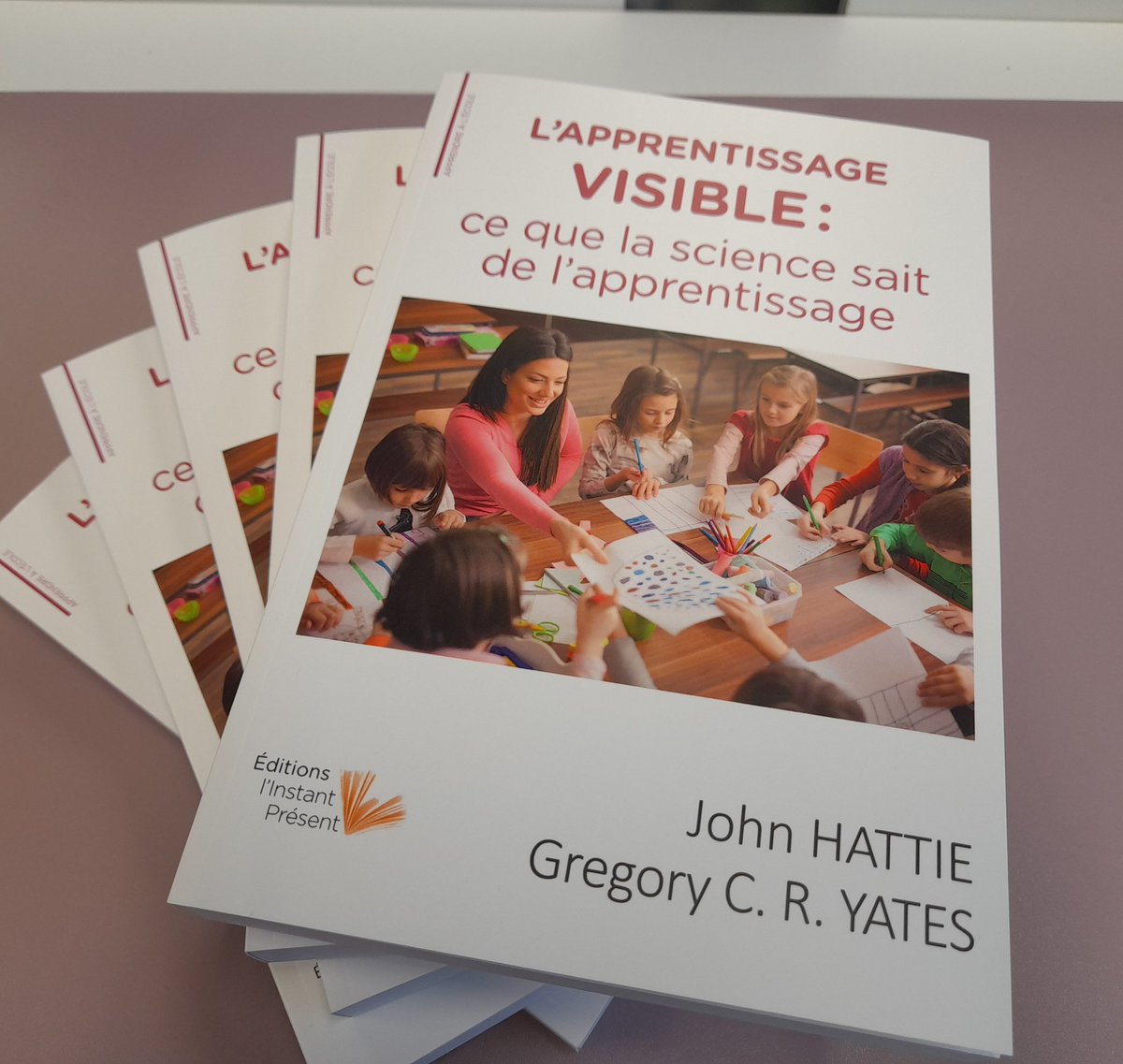 S_Mnemosyne's tweet photo. Arrivage de livres pour les 5 mallettes "se former" du #LabBLAYE. Lancement des Aperos-Labos mi-mai !  
En attendant, semaine du 🧠 la semaine prochaine : le créneau Sciences dédié à la connaissance de son 🧠 et des metiers métacognitifs #Reflexo @vadcogi  #cardie33 @AcBordeaux https://t.co/CXLIQiMEdi