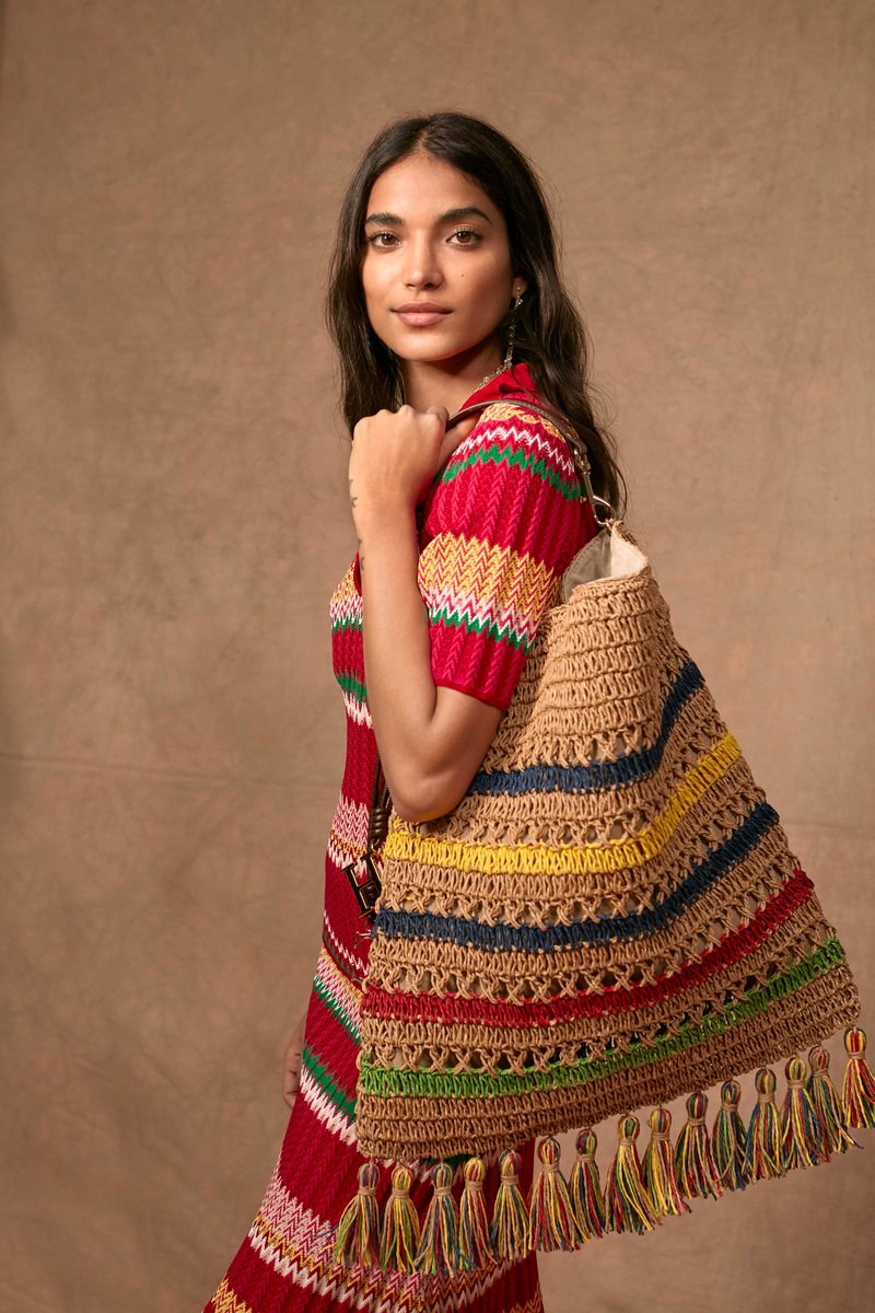 TwoRodeoDr's tweet photo. Spring is coming๐ธ. Start the new season with your new @HouseofHerrera #CHPonchoBag, get yours in store on #TwoRodeoDrive. https://t.co/H10fwUULtQ
