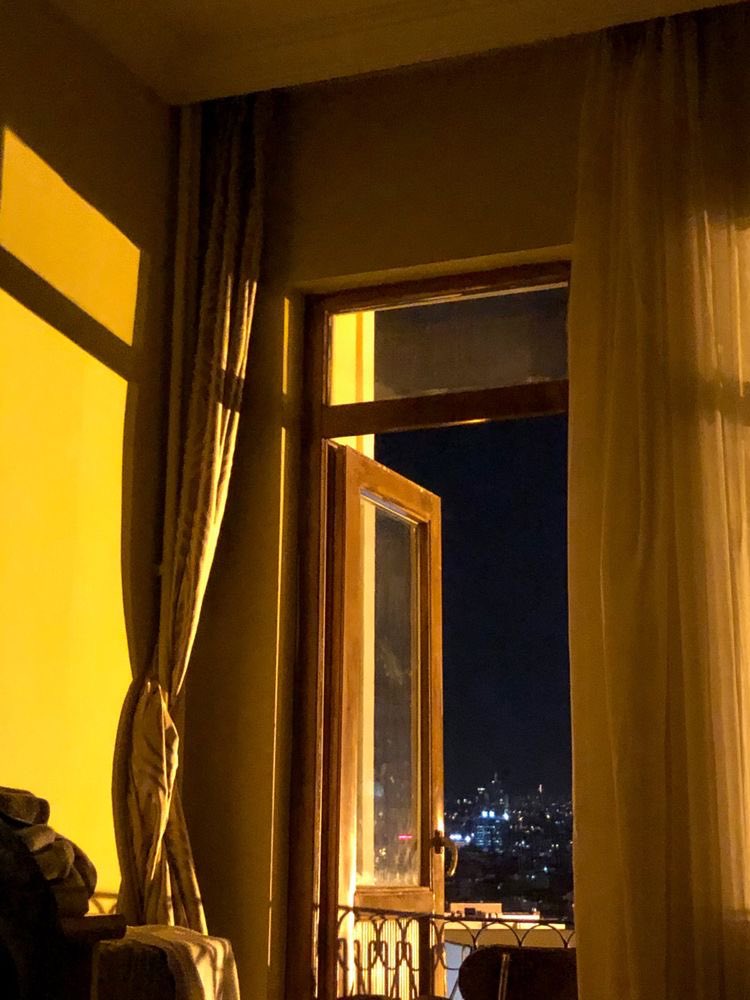_Yellowdiary's tweet photo. "أنا هُنا حِين تخونُك الشّوارع والطُرق" https://t.co/MWjt5yyssr