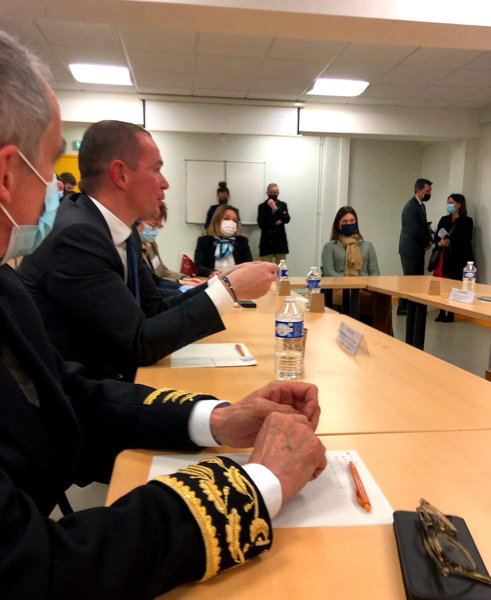 GregoryGalbadon's tweet photo. Merci à M.le ministre @olivierdussopt pour sa visite aujourd'hui dans la #Manche et à #coutances pour mesurer l'action du #gouvernement en matière de soutien aux élus locaux avec les conseillers aux decideurs locaux #dgfip #maisonfranceservice et les bienfaits du #planderelance https://t.co/xMwcCnrrFz