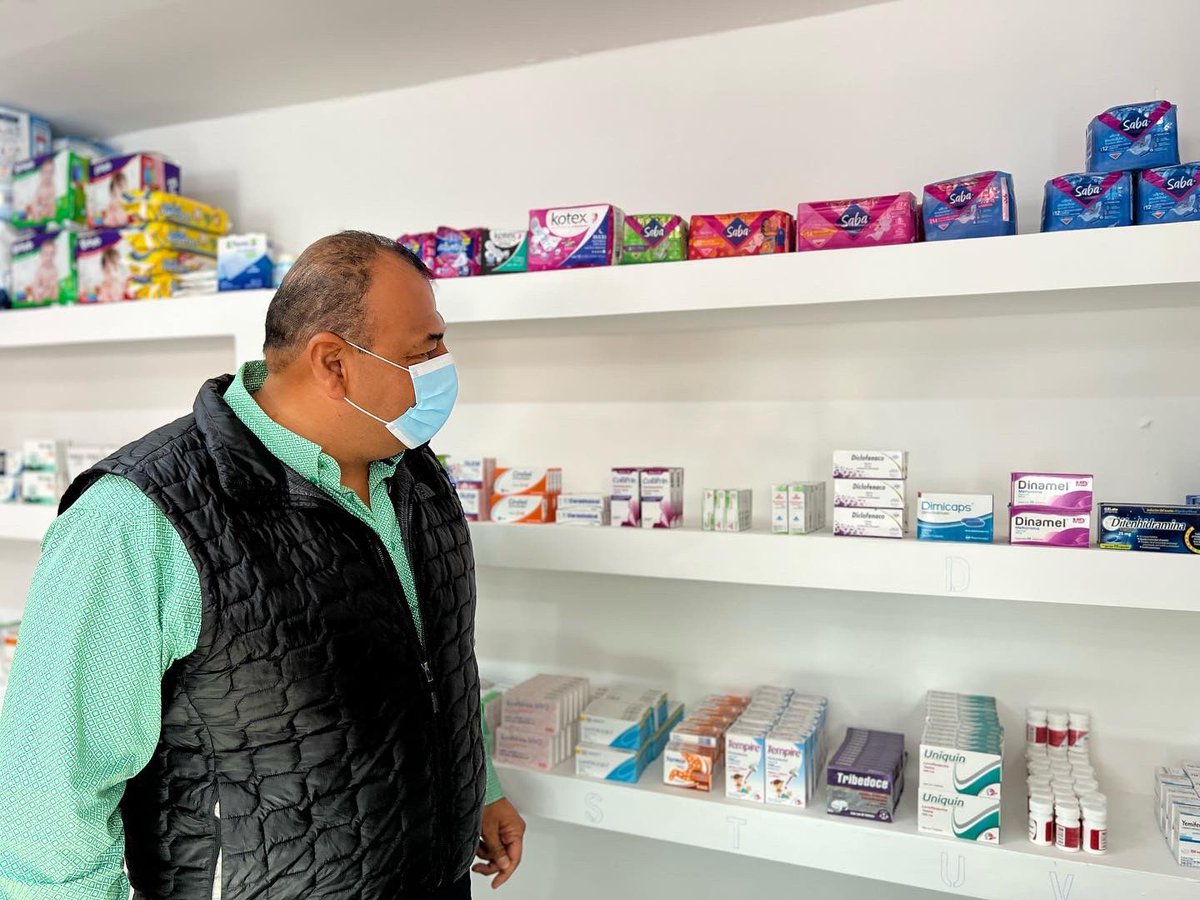 licoquintanilla's tweet photo. Tras el convenio que firmamos con farmacias San Rafael, hoy ha quedado inaugurada una farmacia que servirá también como consultorio y laboratorio en la #VillaDeProgreso.
Hoy Progreso avanza en Salud!! Gracias a la Diputada Local @gpeoyervides por su contribución 🏥 https://t.co/uim2JNGiWh