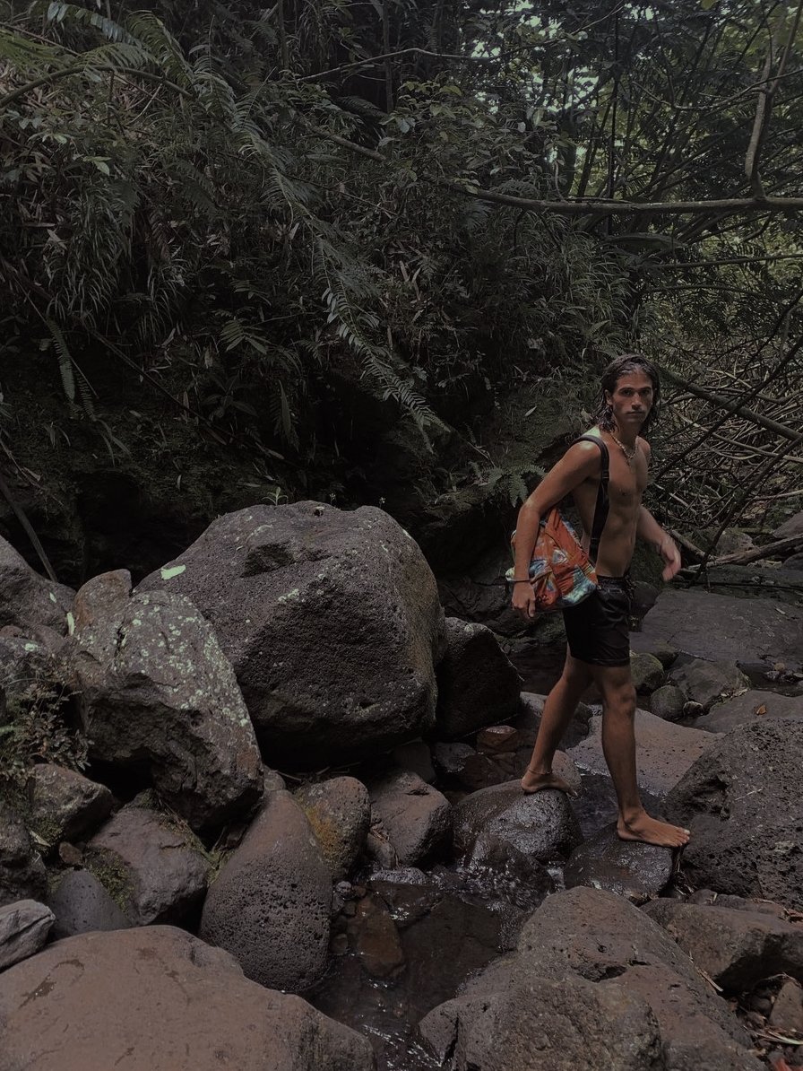 𝐲𝐨𝐮'𝐫𝐞 𝐠𝐨𝐧𝐧𝐚 
𝐥𝐨𝐨𝐤 𝐟𝐨𝐫 𝐦𝐞 
𝐚𝐧𝐝 𝐢'𝐥𝐥 𝐛𝐞 𝐠𝐨𝐧𝐞,
'𝐜𝐚𝐮𝐬𝐞 𝐢 𝐛𝐞𝐥𝐢𝐞𝐯𝐞 
𝐭𝐨 𝐦𝐲 𝐬𝐨𝐮𝐥 𝐧𝐨𝐰.
                                                𓆸 ·•.