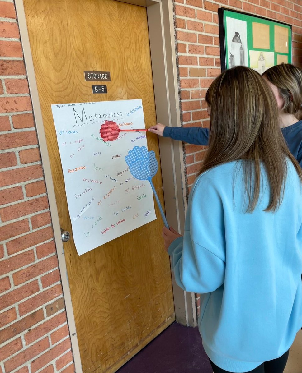 Ms_Stanco's tweet photo. World Language Immersion Day was a success! WL Honor Society students organized games and activities for our 7th grade Spanish and Italian students! 🇮🇹🇪🇸 @IslipUFSD @IslipMS https://t.co/WAO7uNFT7f