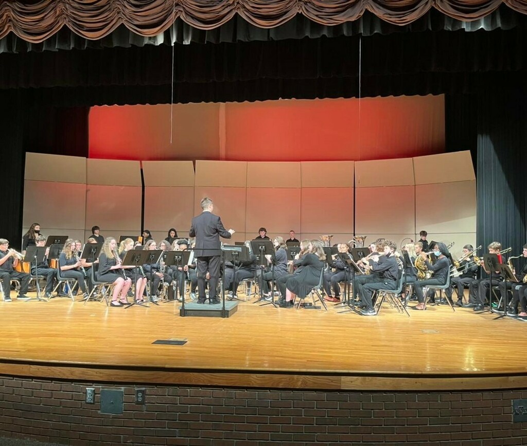 Pine Grove Middle on Twitter "Today, the Pine Grove Middle School Symphonic Band performed in