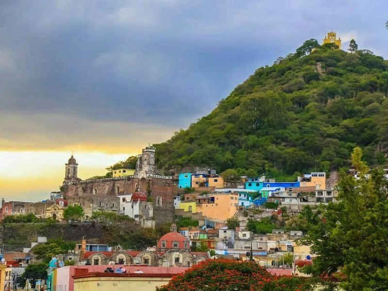 TheNewNormalWeb's tweet photo. Encontré este lugar y se llama #Atlixco, esta hermoso https://t.co/fqfejNpVrb