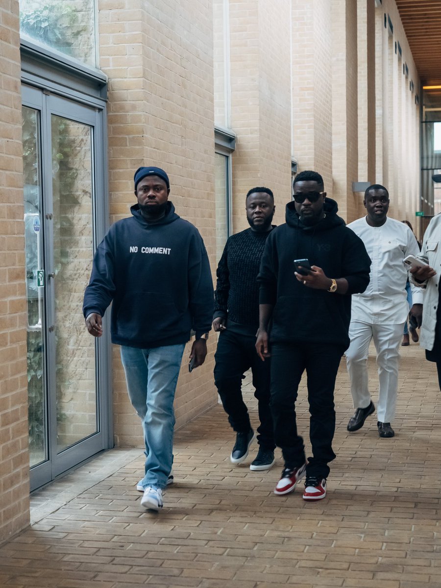 sarkodie's tweet photo. Oxford university earlier today https://t.co/NBDDoC6Te6
