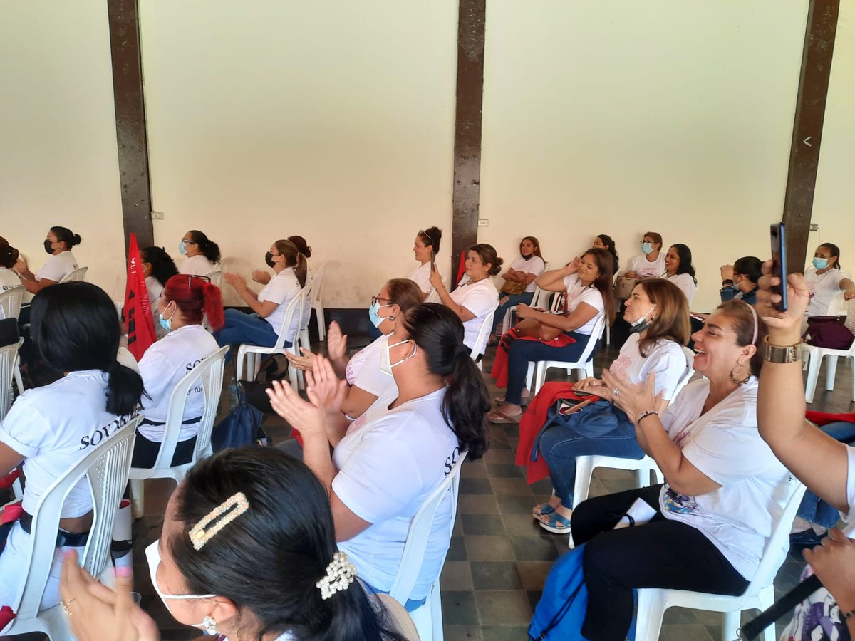 Encuentro de mujeres del Frente Nacional de los Trabajadores FNT #MujerFuerzaDeVida, León

#LeónRevolución 
#Nicaragua