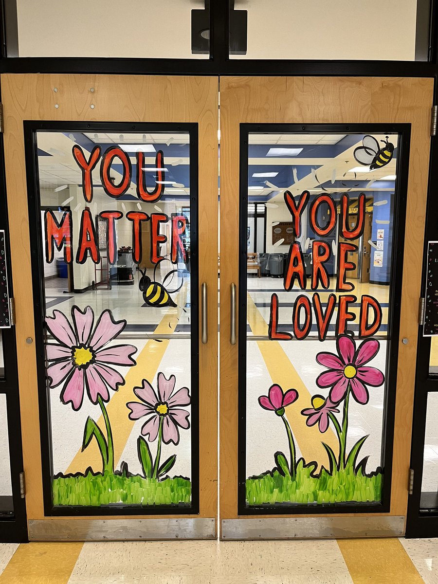 IAARTCLASS's tweet photo. ☀️🌷Ready for Spring!🌷☀️@ManningOaksFCS https://t.co/jKbeGxPz2k