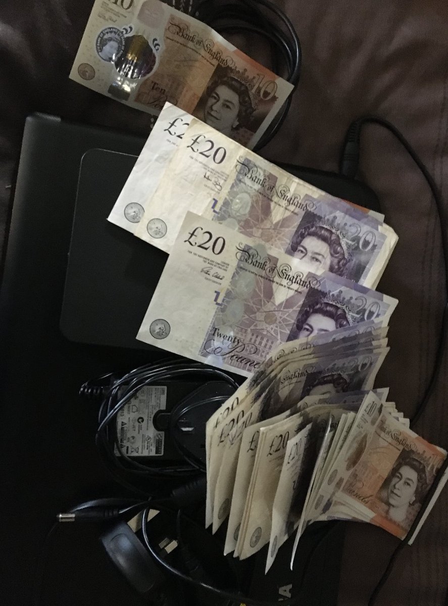whatson_iow's tweet photo. When you can't be trusted to leave all your money in the bank because you spend it on average girls online. I'm a fool with my cash if your or a secret filthy slut #nsfwtwt #princess #buyingcontent #onlyfans #amatuergirl #paypig #stoner #gamergirl https://t.co/4uAKqJARtg