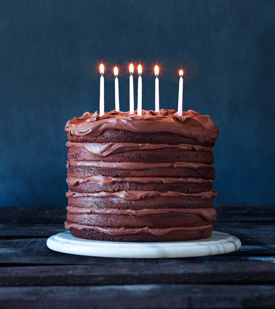 BuzzFeed's tweet photo. Kiss, Marry, Kill: Cake, Brownies, Cookies 😽👰🥊 https://t.co/Oh7LK7AnMN