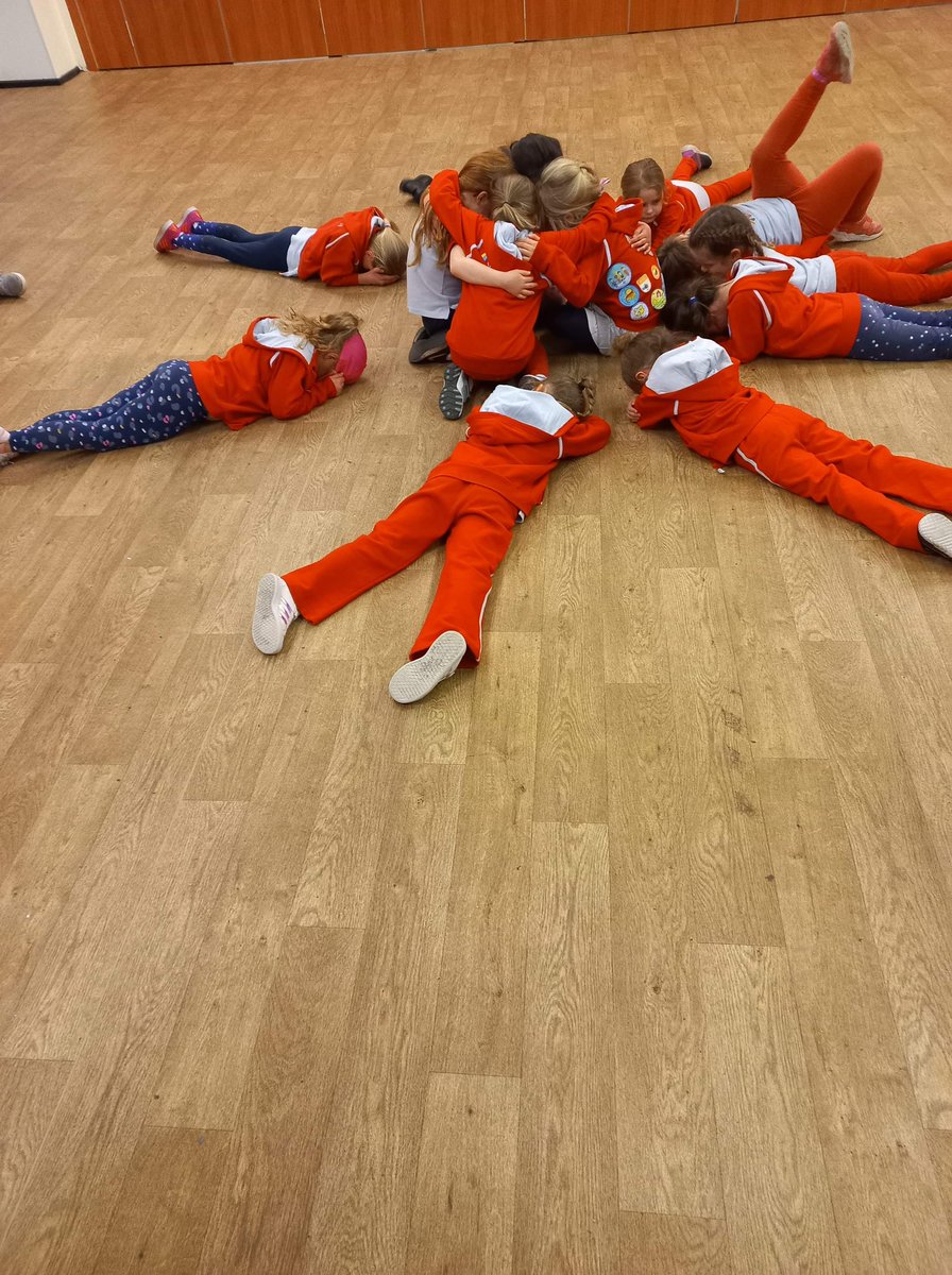Garstang1st's tweet photo. We got super creative this week making shapes and scenes with our bodies. An octopus 🐙 and spelt rainbows 🌈, and lots more! We also played a game where we all became sheep 🐑 and worked on our leadership skills #skillsforlife @garstanguiding @LancsNW @Girlguiding_NWE https://t.co/YfjlzaTbJO