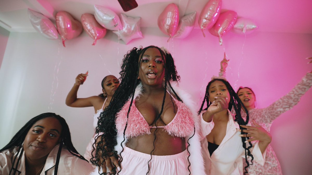 AnelleTarke's tweet photo. HI TWITTER. I JUST FILMED MY FIRST MUSIC VIDEO EVER FOR MY FIRST SONG EVER AND IT DROPS SUNDAY 3/13 @ 3pm EST!!! I wanted to showcase black women in a soft/girly energy since the media doesn’t always capture us in this way! Pls RT &amp; watch the video when it’s out💗 https://t.co/KmRDAZrqmC