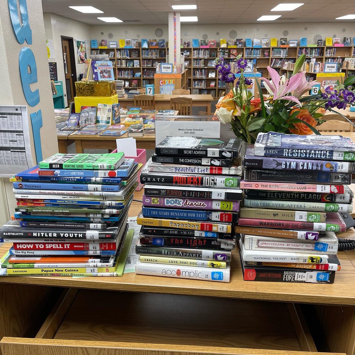 allred_kristi's tweet photo. Friday #bookdroplife! https://t.co/Ao3e4W9MlA