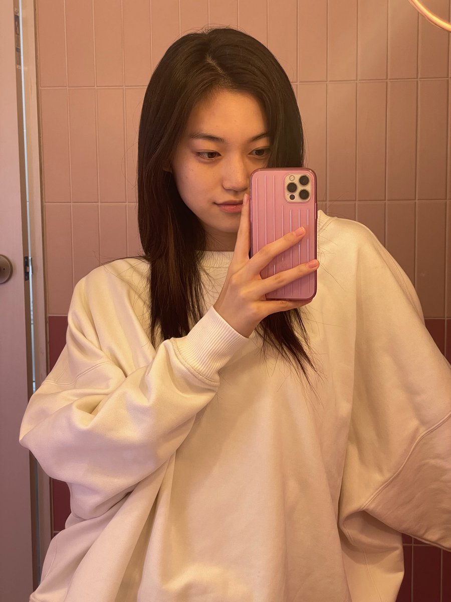 kdyselca's tweet photo. #KimDoyeon #김도연 @WekiMeki https://t.co/nry7kAA4ks