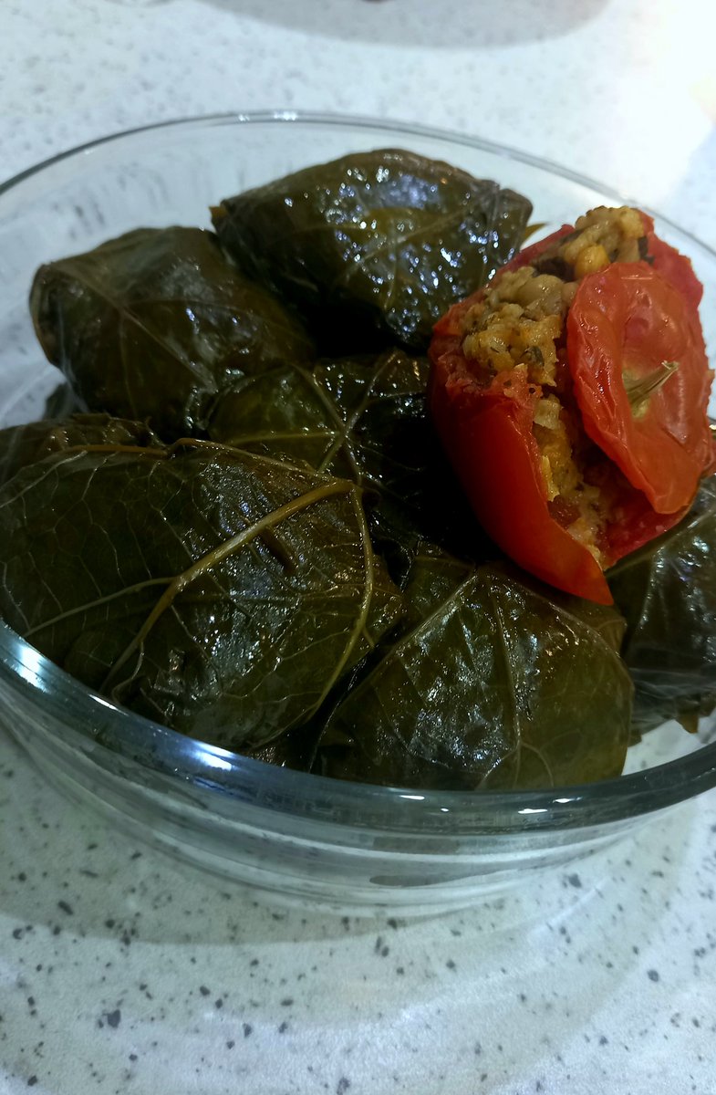 Zoetwittsit's tweet photo. food is one of the few reasons why I love being Iranian!
(fuck islamic republic tho!!)
#persian #persianfood #food #dolme https://t.co/aeAIzWtvZX