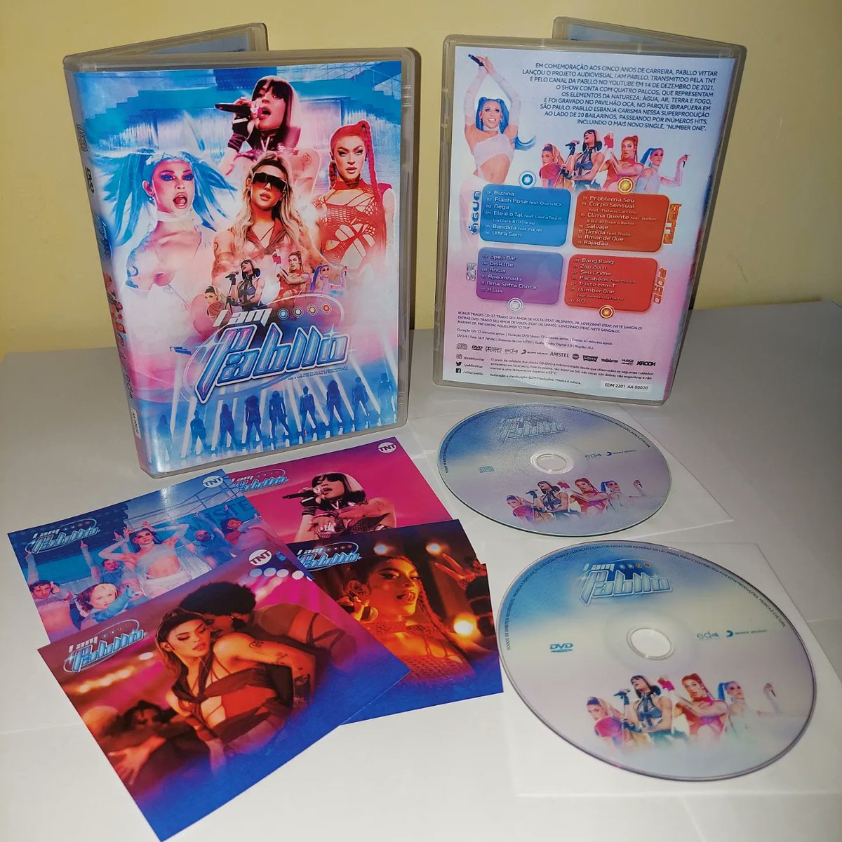 EDMProduc's tweet photo. Fotos reais do nosso projeto em CD+DVD I AM PABLLO (Live). 😍 Somos amantes e colecionadores de mídia física e todos os nossos itens são feitos de fãs para fãs. https://t.co/szyHah5RW6