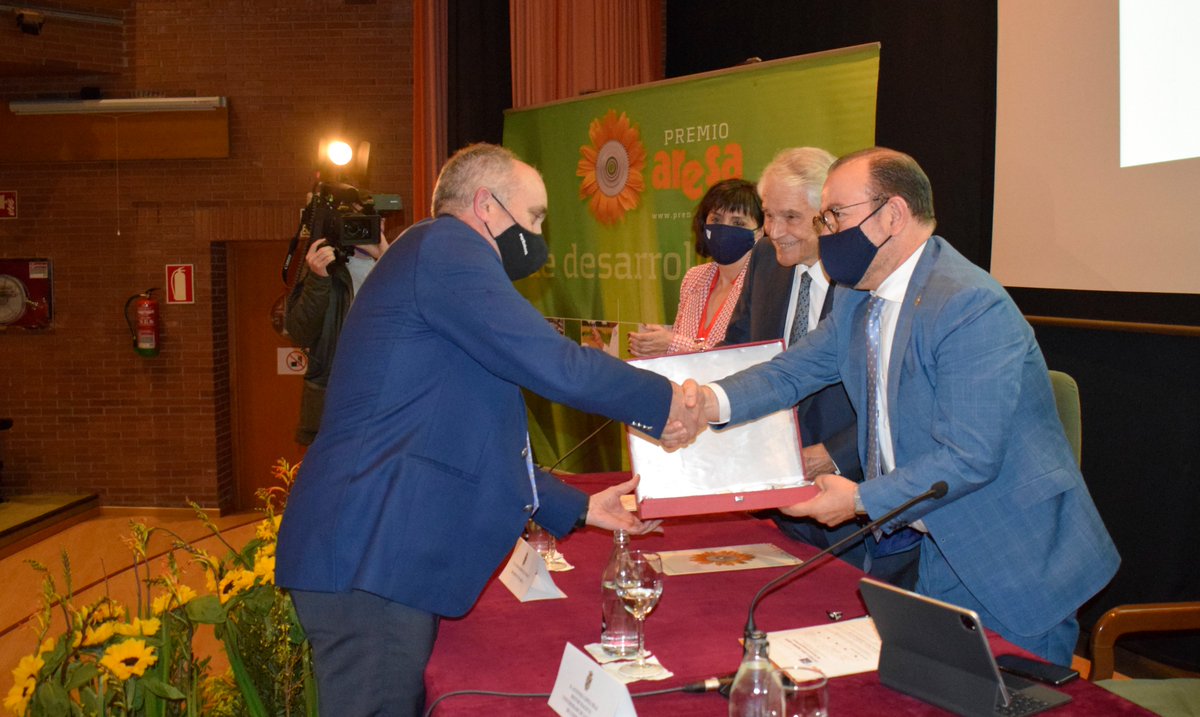 Premio Aresa tweet media
