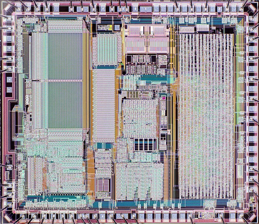 Siliconinsid's tweet image. Microchip PIC16C765 (1999)
The 16C765 is a high performance 8-bit RISC microcontroller with USB 1.1 interface, one of the earliest on the market at the dawn of USB
@MicrochipMakes