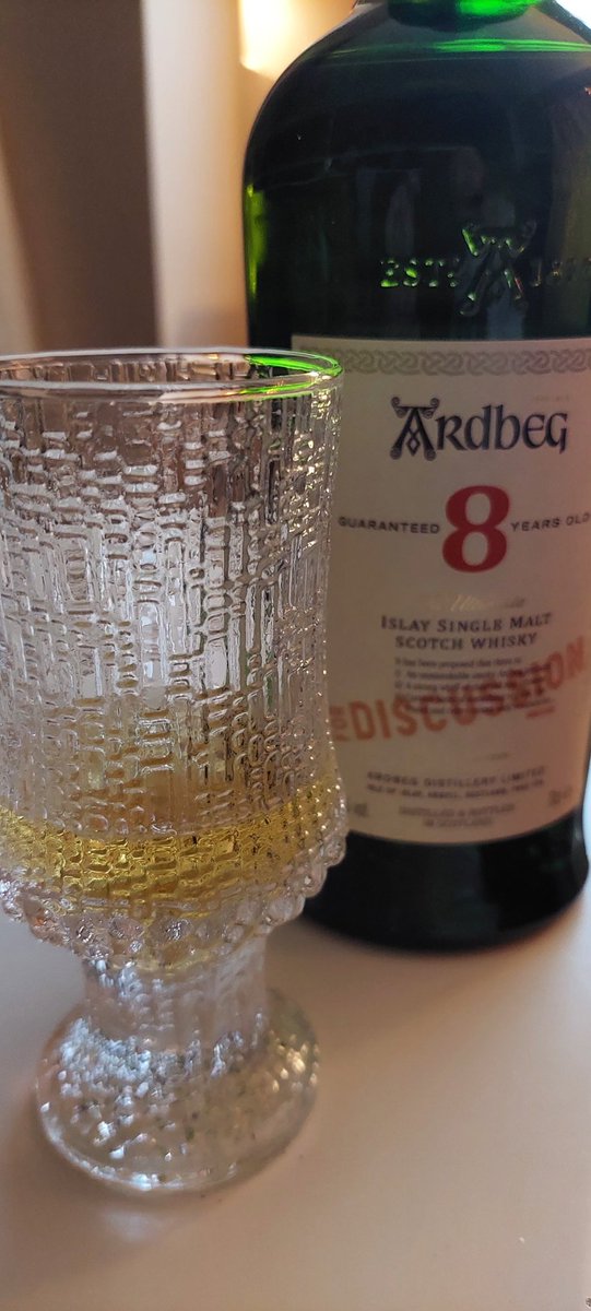 SveinnMolduxi's tweet photo. #Fridaynightdram #dramit #ardbeg8fordiscussion #Smokin
Been waitin awhile for this one and gotta say its lovely! #SmokeyandtheBandit https://t.co/jbsCBcZfpa
