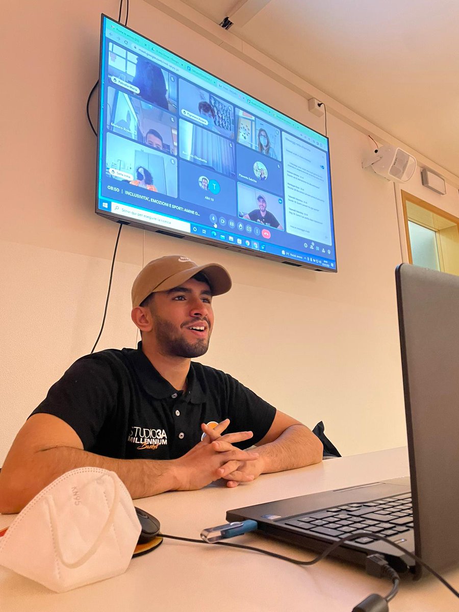 PMB_Millennium's tweet photo. Il nostro Amine Gamri è stato ospite dell'Istituto Comprensivo Statale Claudio Casteller di Paese: per l'atleta dello #Studio3AMillenniumBasket una mattinata di confronto con gli studenti. Ancora un grazie per la disponibilità e l'ospitalità! 🦁⚪⚫
#WeAreMillennium
#Studio3A https://t.co/Ia87n3GedP