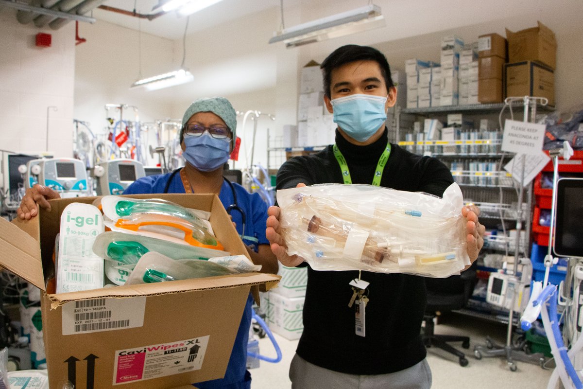 'Surplus medical supplies do save lives.'

#TeamUHN has already donated 46 boxes of medical supplies to Ukraine!

@UHN's @UHNTalkinTrash team has received an overwhelming response from staff who want to donate more! Read about the initiative ⬇

uhn.ca/corporate/News…