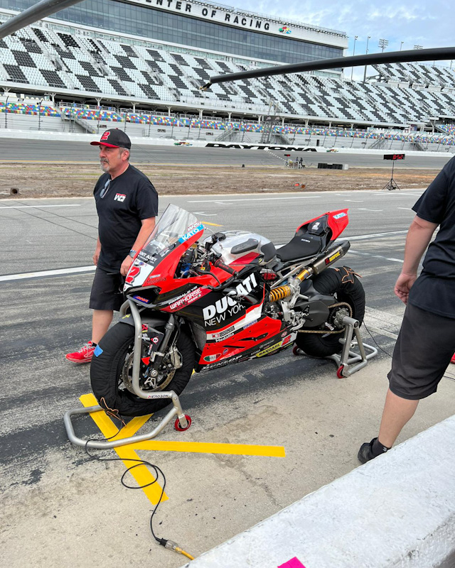 ducaticorse's tweet image. A great start for the Ducati Panigale V2's racing career in Supersport as Josh Herrin (Warhorse HSBK Ducati NYC) puts the new bike on pole for Saturday's iconic Daytona 200 Miles race... #DucatiCorse #DucatiPanigaleV2 #DucatiAllOverTheWorld #ForzaDucati