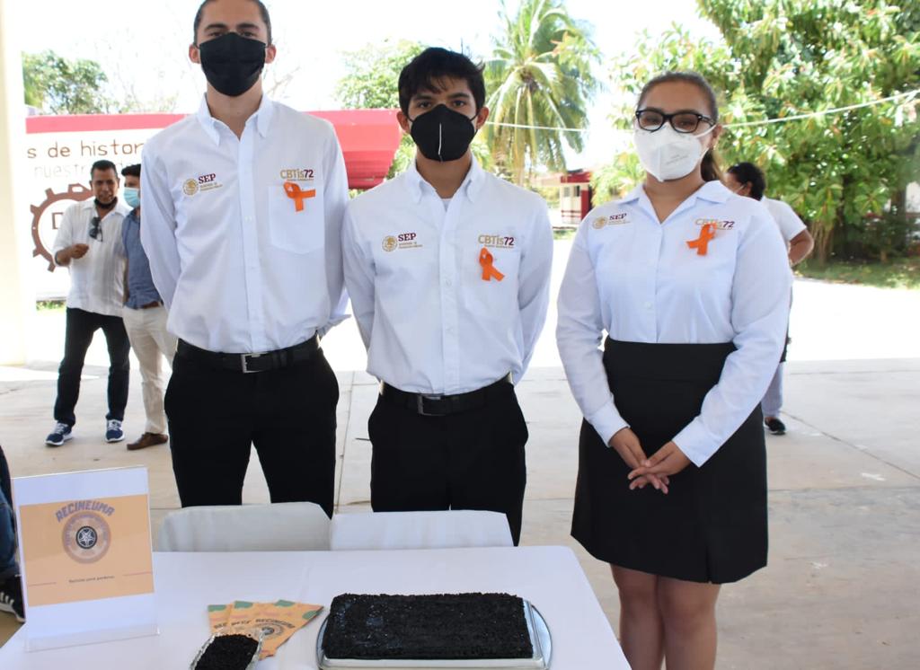 Con el propósito de difundir la cultura de la no violencia, promover los derechos humanos y el empoderamiento de niñas y mujeres en la ciencia, se presentó el programa Junpéel Yaakunaj Jáabil, “Un Año de Paz” y experiencias en las áreas STEM, en el <a href="/CBTis72/">CBTis 72</a> #FelipeCarrilloPuerto