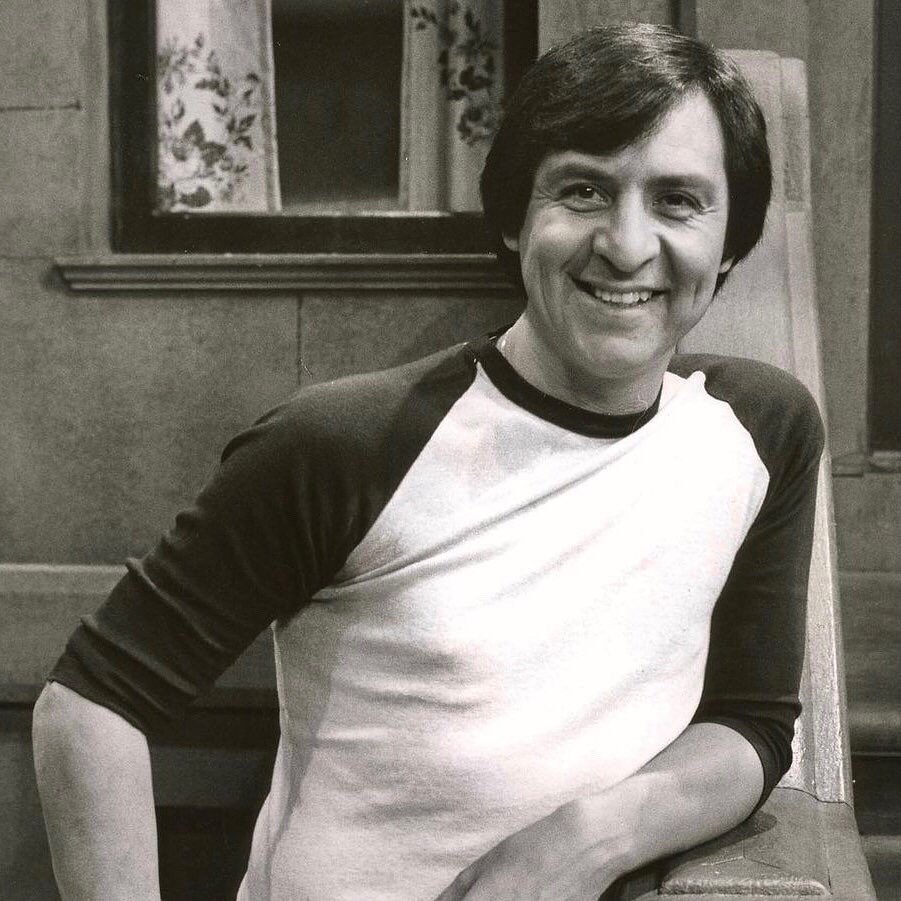 WarrickBP's tweet photo. Such sad news, Emilio Delgado, our friend Luis on Sesame Street, sadly left us yesterday. We were very lucky to be able grow up with this wonderful man on our screens and in our lives. Sending love to his family ๐ #EmilioDelgado #luissesamestreet #SesameStreet https://t.co/rGjfVTLuFt