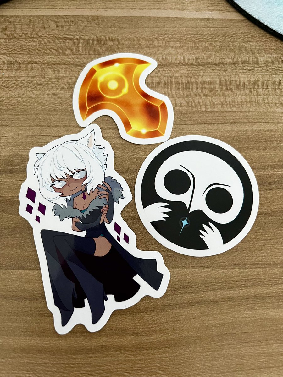 aaaaAAAAAAAAAHHHHHHH MY ESTINIEN AND AYMERIC STANDEES FROM <a href="/MortinfamiART/">☽ ᗰOᖇTI ☾ • HrothGAL enjoyer</a> MADE IT!!!!!!!!!!! THEYRE BEAUTIFUL 🥰

and I especially love the stickers that came with, thank you so much!!!🥺