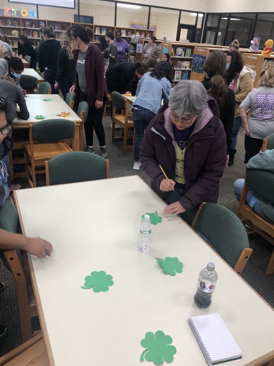 WISDHardy's tweet photo. Today we discussed the importance of building relationships among students.  We did an appreciation Shamrock today to model an activity on ways to build positive student relationships. https://t.co/1KiHV54Eod