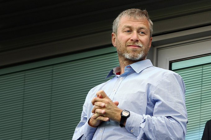 FootyAccums's tweet photo. Roman Abramovich has given the green light for the sale of Chelsea to go ahead!🔵

[Excl. Via - @Matt_Law_DT] https://t.co/ZtQBiUch0w