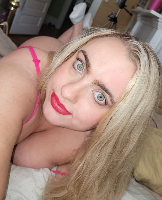 What do they say about green eyed girls?? https://t.co/gIZDeCCisQ