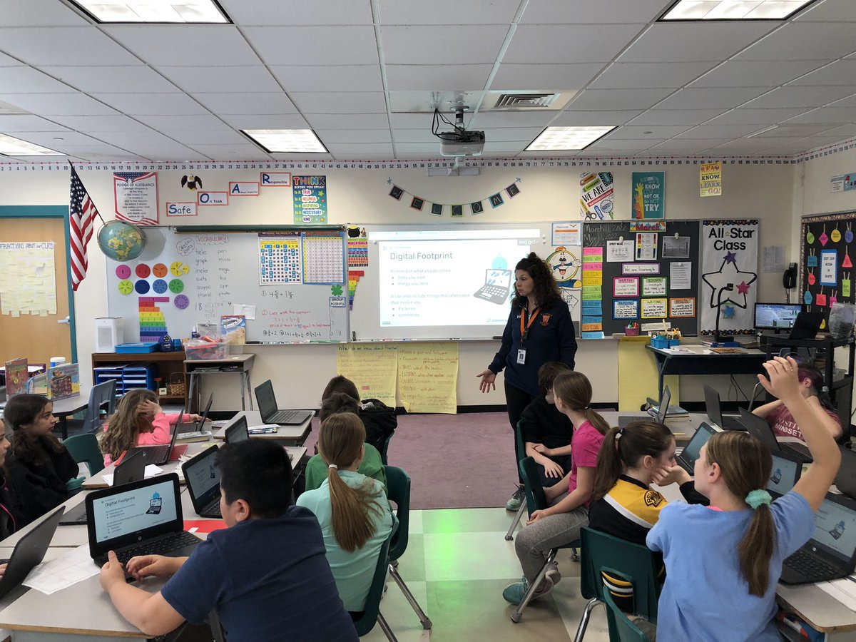 Mrs. Drew tweet media