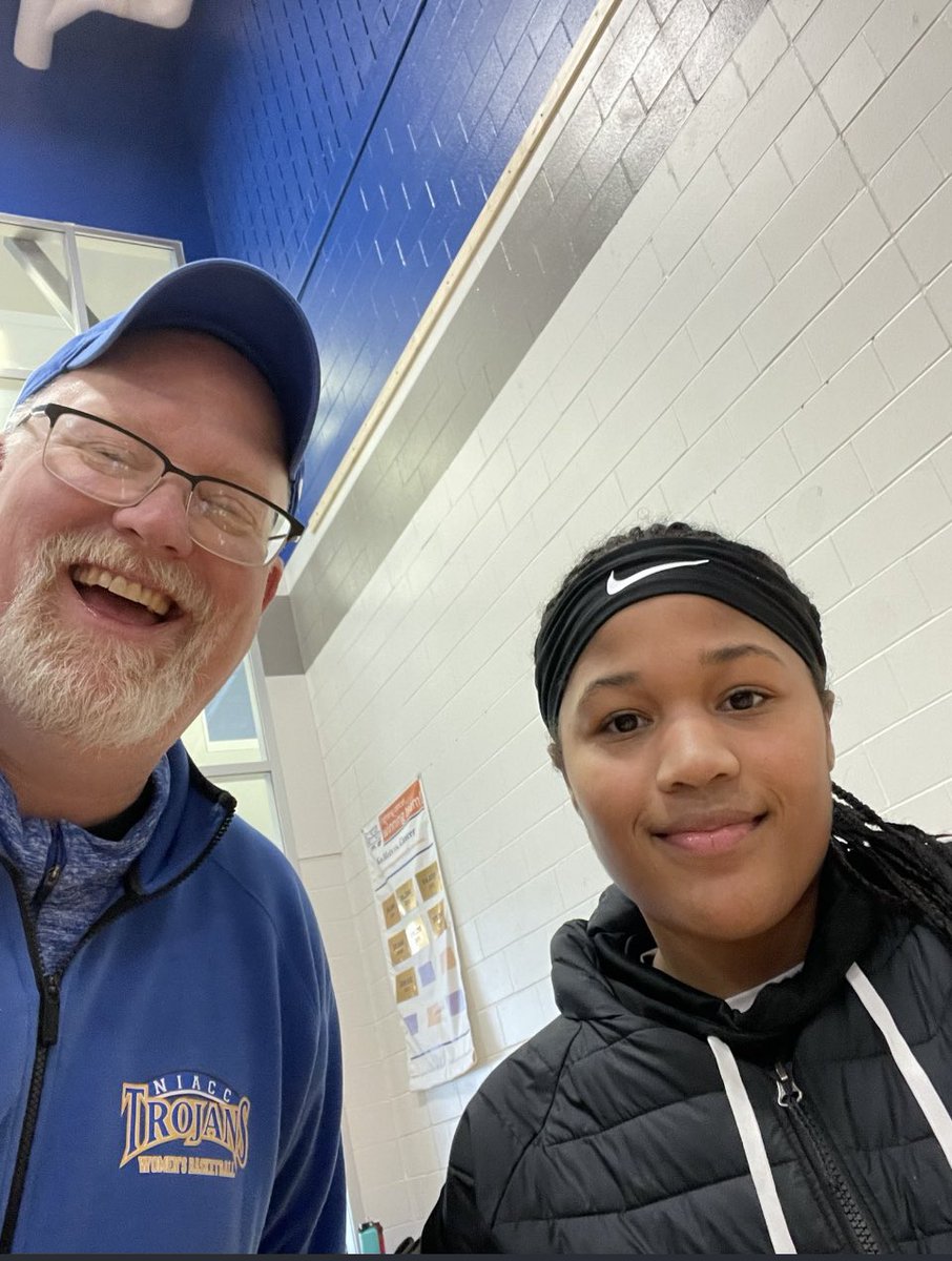 NIACCWBball's tweet photo. Congratulations to future NIACC Basketball player Shakyla Walker and her St. Paul Como Park team for winning their Section Championship last night! 🏆🏀🔵🟡 https://t.co/IsGNHdWTns