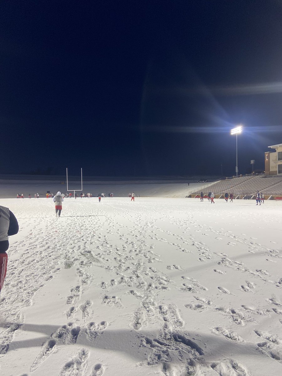 Coach_Evans7's tweet photo. These are the days you remember.. beautiful morning in the Valley. ❄️ #RRR https://t.co/N14fTaDCFq